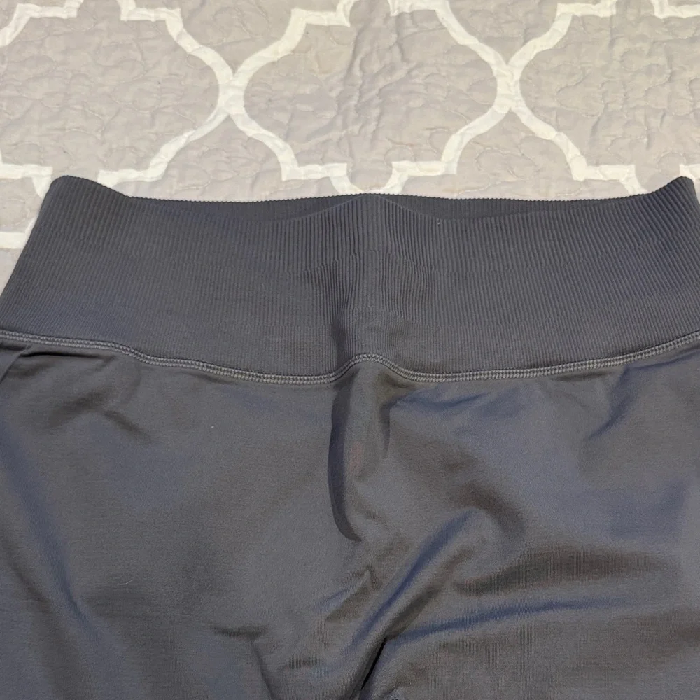 lululemon athletica sleek gray